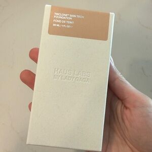 NWT Haus Labs Triclone Foundation - 160
